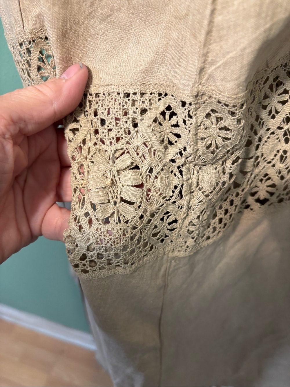 Antique Edwardian Off White Linen Lawn Skirt with Crochet Panels - Picture 4 of 6